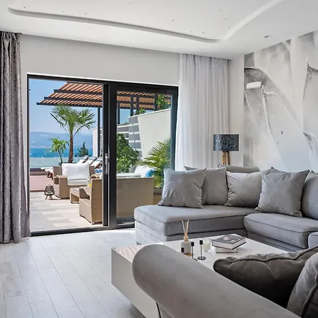 Luxury Bane, Heated Private Pool And Jacuzzi, Sandy 120m Far, 12 Pax *