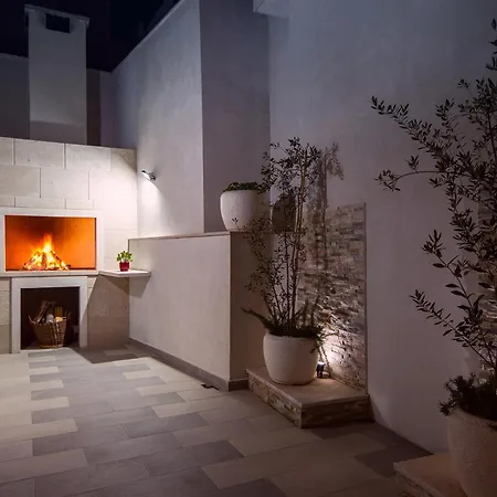 Luxury Bane, Heated Private Pool And Jacuzzi, Sandy 120m Far, 12 Pax