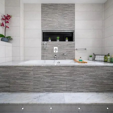 Luxury Bane, Heated Private Pool And Jacuzzi, Sandy 120m Far, 12 Pax Villa Duce