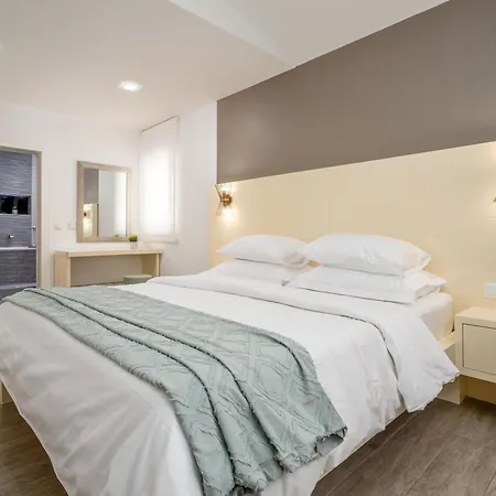 Villa Luxury Bane, Heated Private Pool And Jacuzzi, Sandy 120m Far, 12 Pax Duće