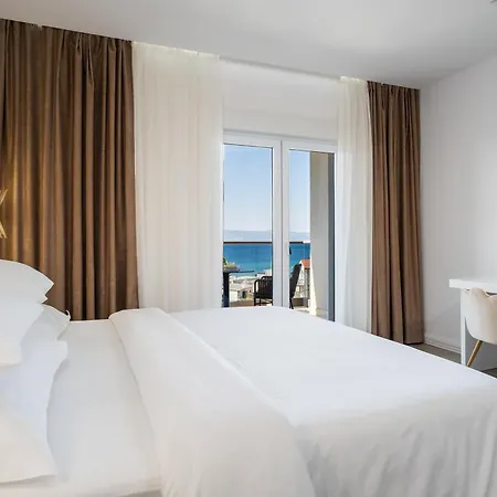 Luxury Bane, Heated Private Pool And Jacuzzi, Sandy 120m Far, 12 Pax Villa Duće