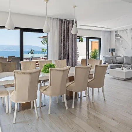 Luxury Bane, Heated Private Pool And Jacuzzi, Sandy 120m Far, 12 Pax Duce