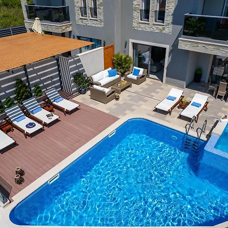 Luxury Bane, Heated Private Pool And Jacuzzi, Sandy 120m Far, 12 Pax Villa Duce