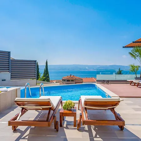 Villa Luxury Bane, Heated Private Pool And Jacuzzi, Sandy 120m Far, 12 Pax *