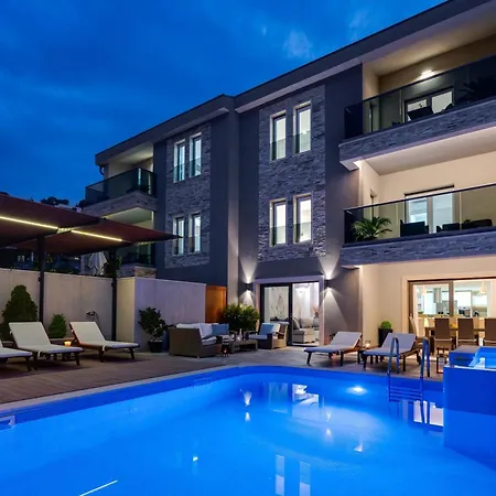 Villa Luxury Bane, Heated Private Pool And Jacuzzi, Sandy 120m Far, 12 Pax *
