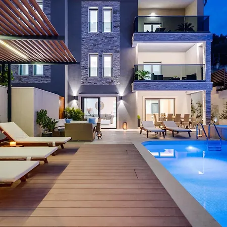 Luxury Bane, Heated Private Pool And Jacuzzi, Sandy 120m Far, 12 Pax Villa *